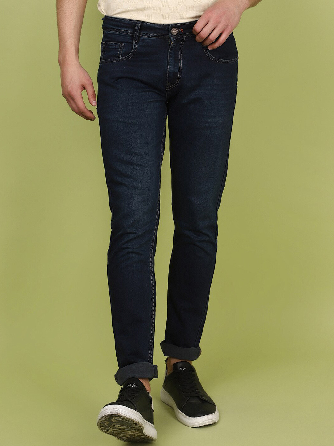 

V-Mart Men Slim Fit Light Fade Jeans, Blue