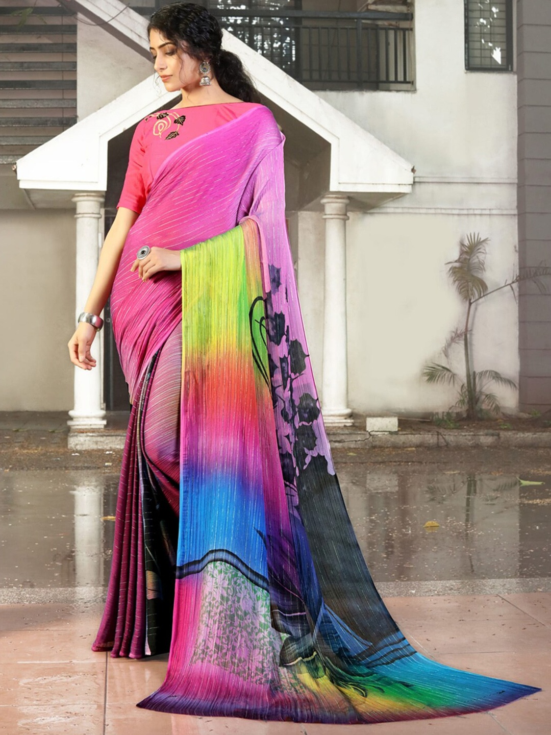 

Mitera Abstract Printed Saree, Pink
