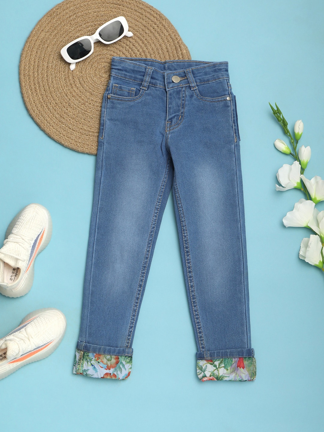 

V-Mart Girls Slim Fit Mid Rise Clean Look Light Fade Cotton Denim Jeans, Blue
