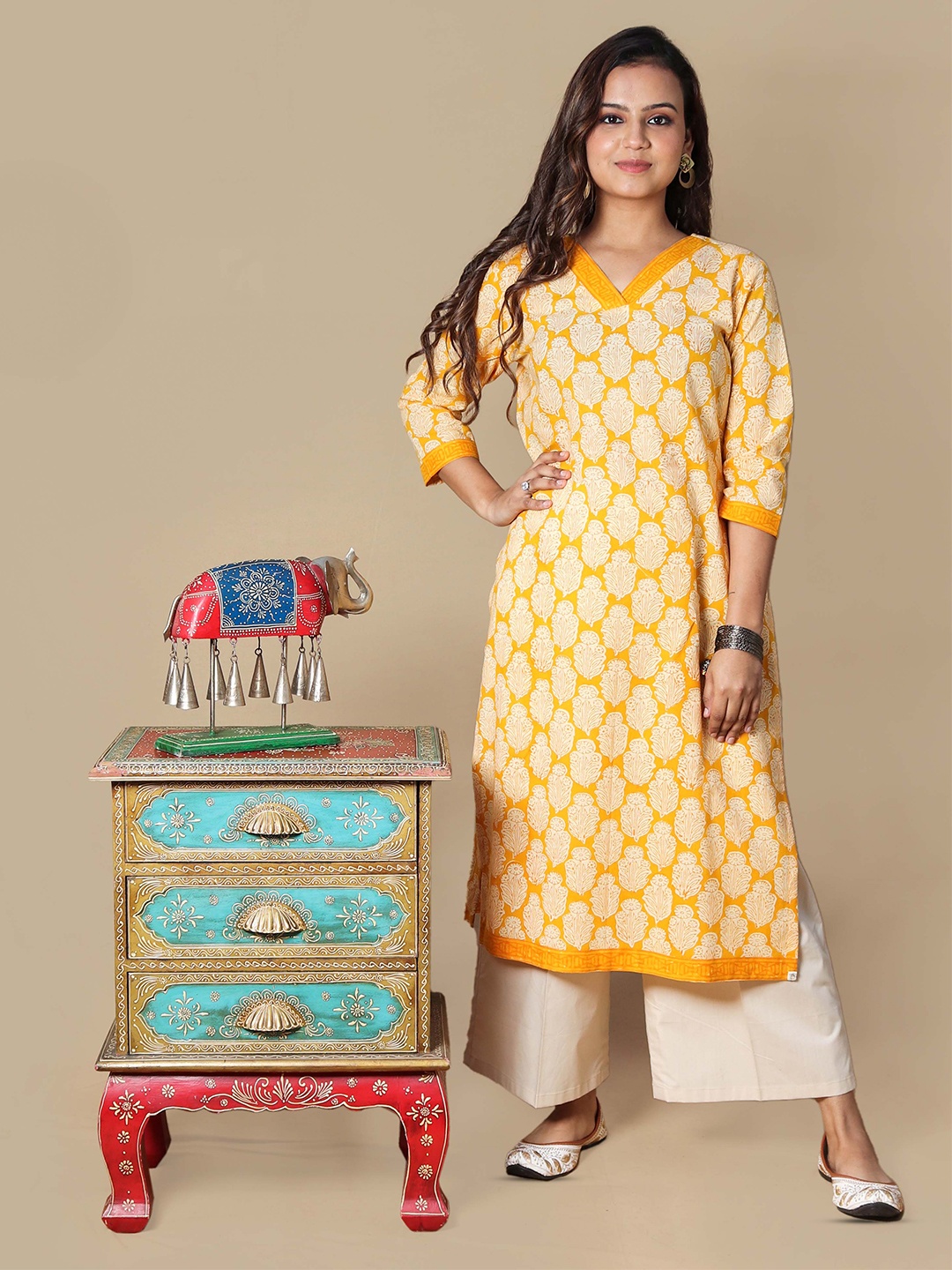 

TSUCCHI TRADITIONS Floral Printed V-Neck Pure Cotton Kurta, Yellow