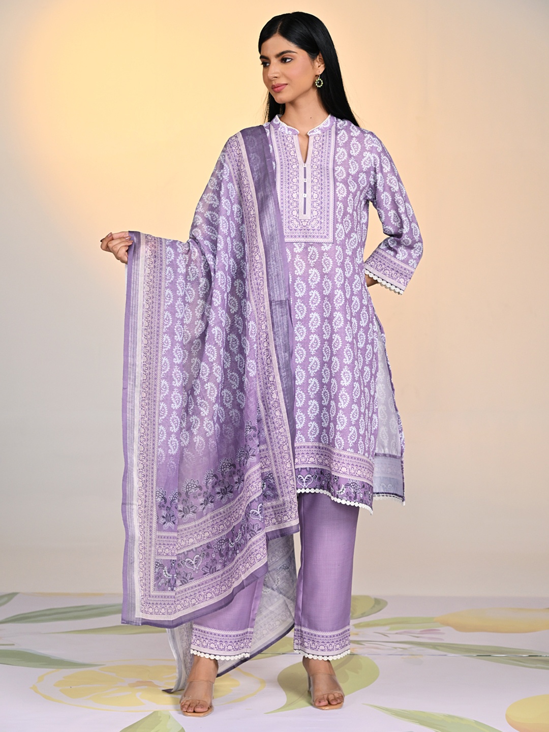 

Lakshita Ethnic Motifs Printed Mandarin Collar Three-Quarter Sleeves Kurta Set, Mauve