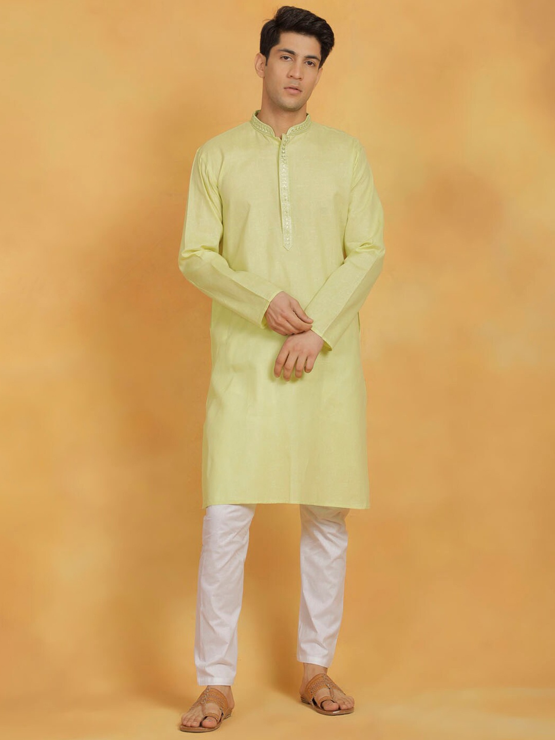 

VASTRAMAY Floral Yoke Design Regular Thread Work Kurta with Trouser, Green