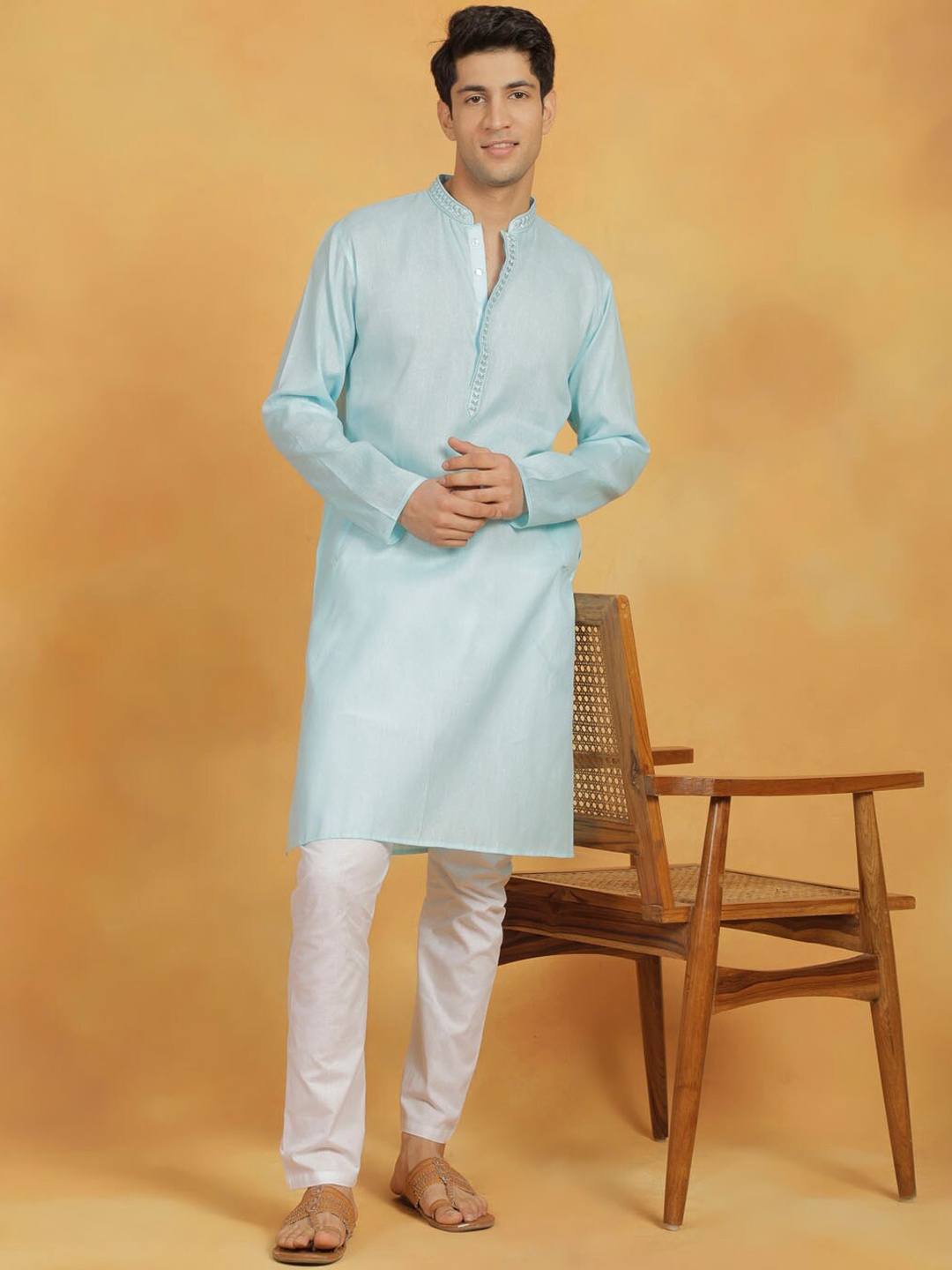 

VASTRAMAY Thread Work Straight Kurta with Churidar, Blue