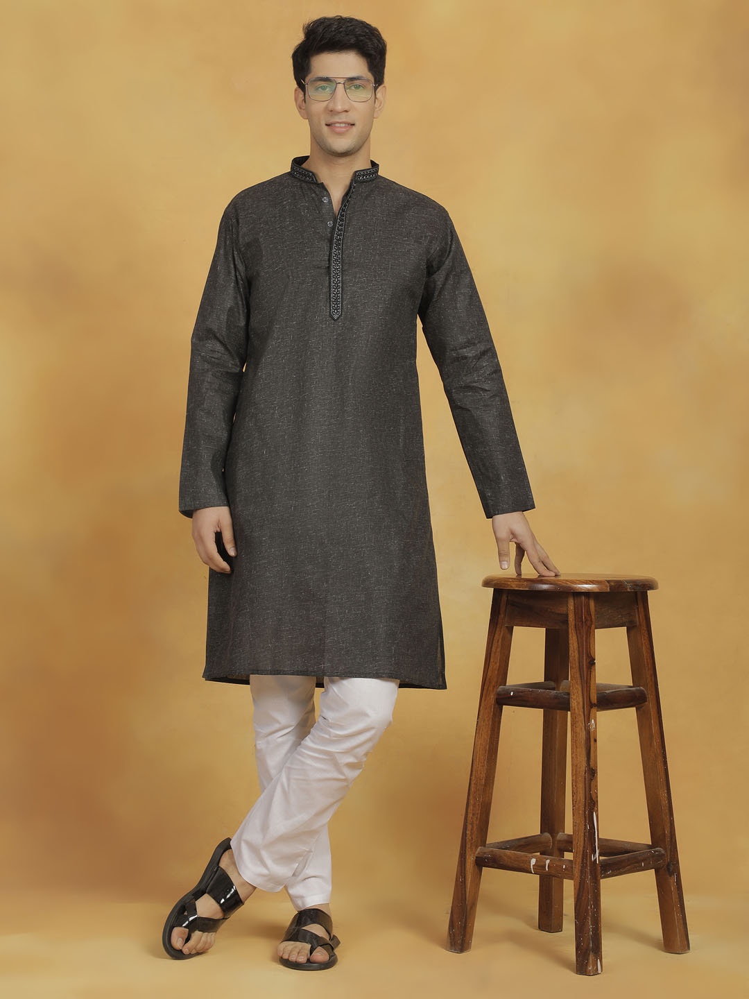 

VASTRAMAY Mandarin Collar Thread Work Straight Kurta With Churidar, Black