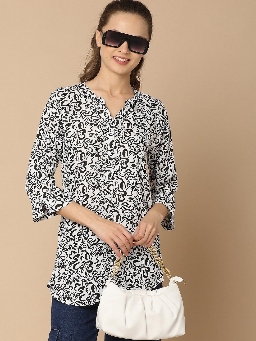 

V-Mart Abstract Print Band Neck Three-Quarter Sleeves Top, White