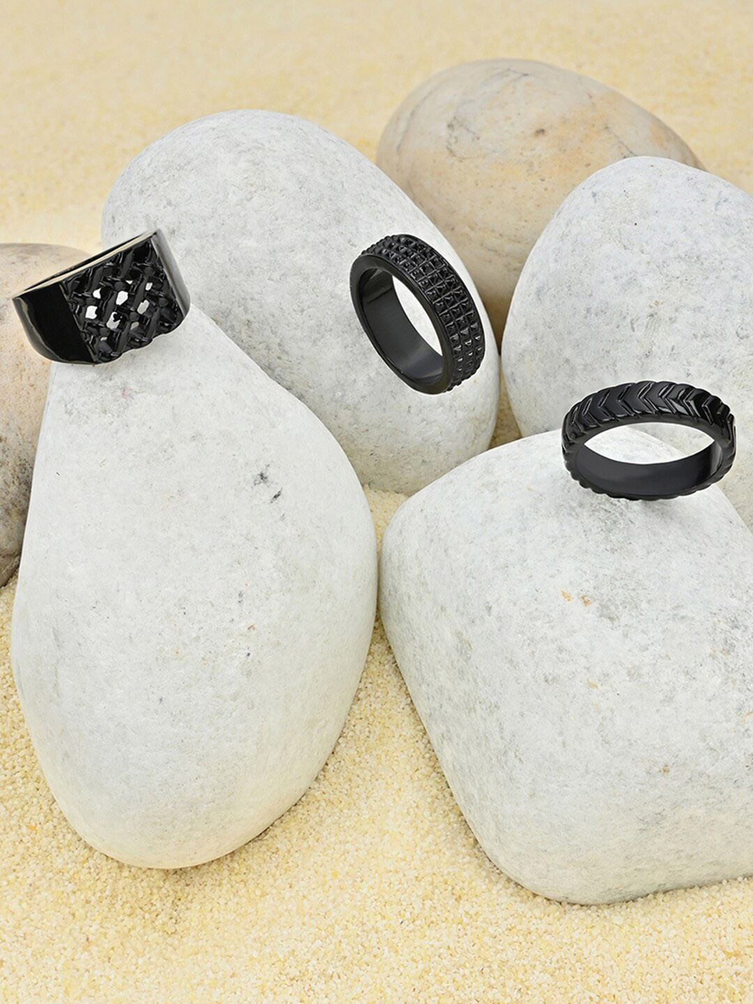 

The Bro Code Men Set Of 3 Textured Finger Rings, Black
