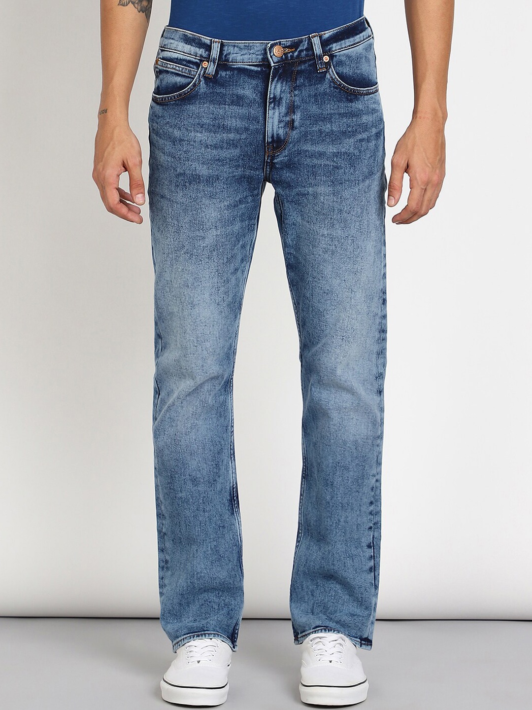

Lee Men Rodeo Mildly Distressed Heavy Fade Stretchable Jeans, Blue