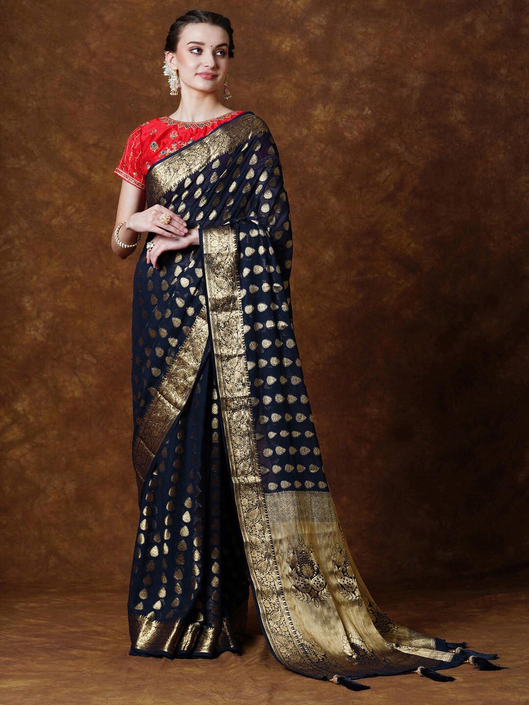 

Anouk Ethnic Motifs Kanjeevaram Zari Saree, Navy blue