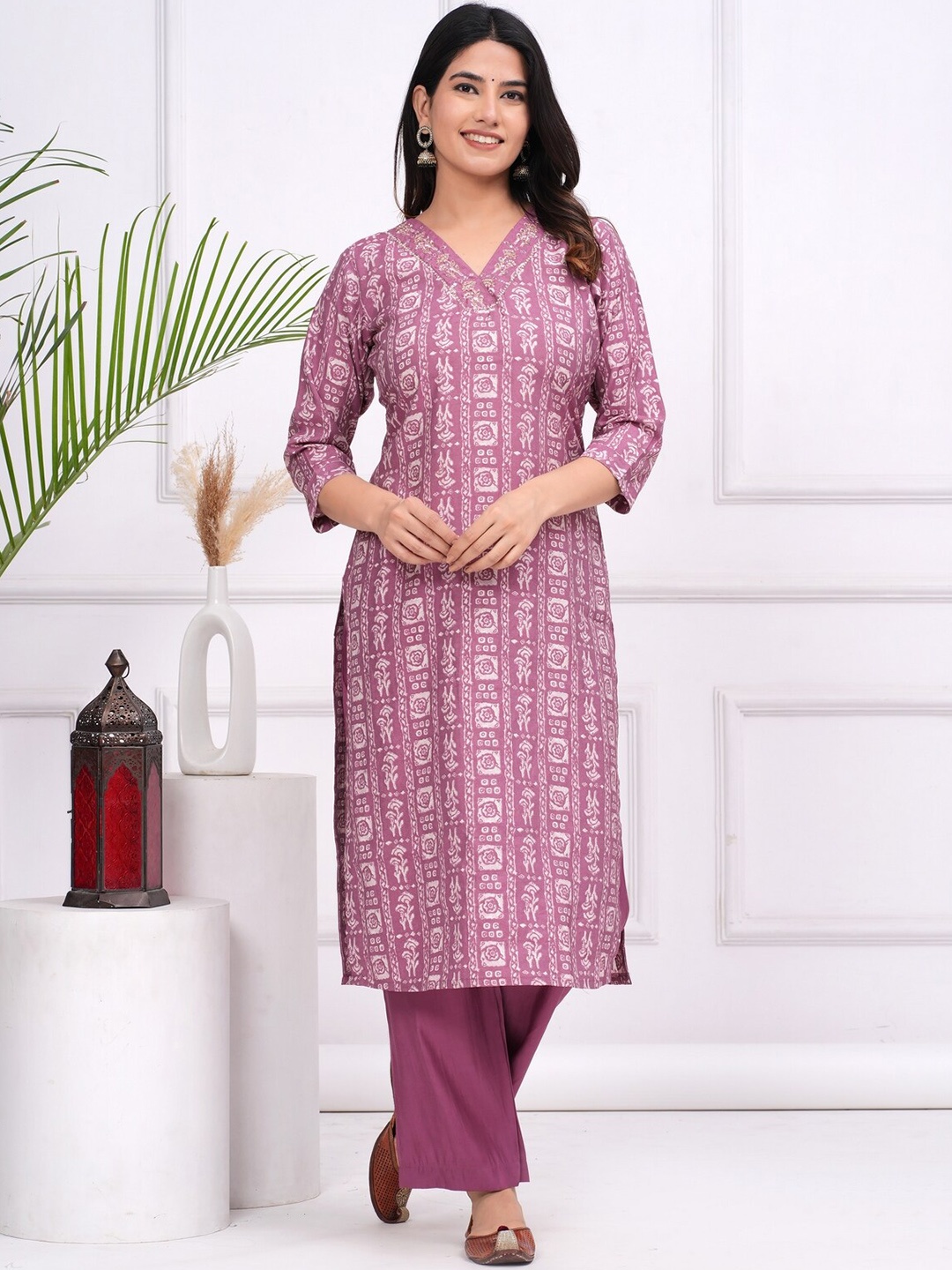 

KALINI Ethnic Motifs Printed Straight Beads and Stones Pure Silk Kurta with Trousers, Pink