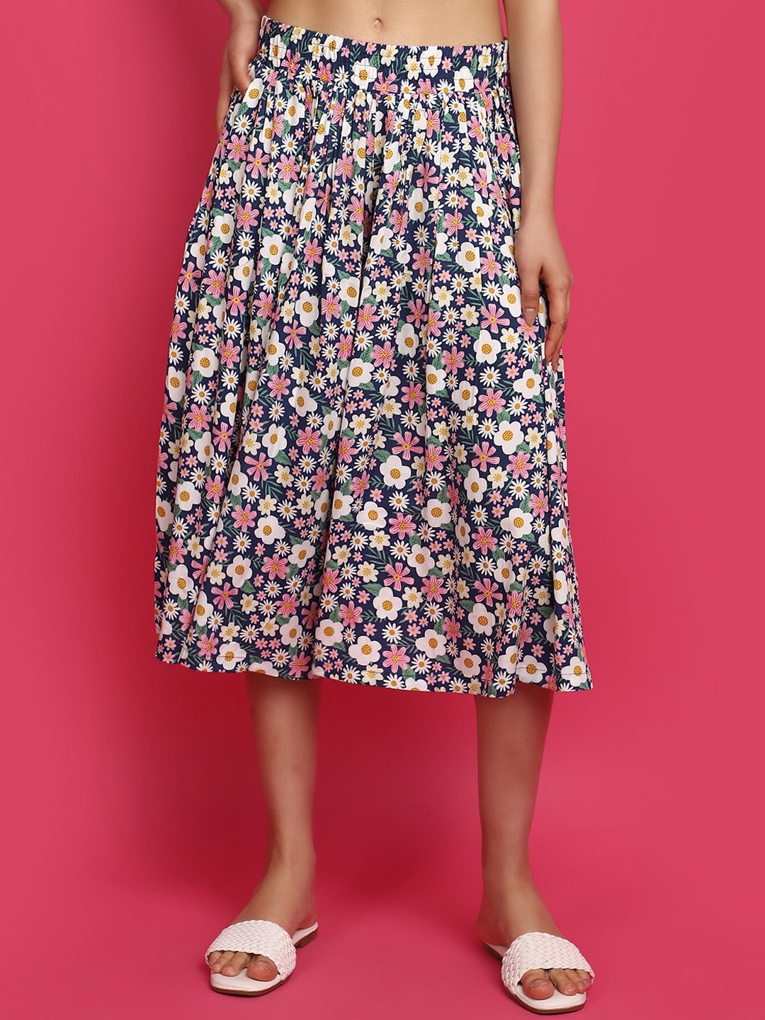 V-Mart Floral Printed Capris, Navy blue