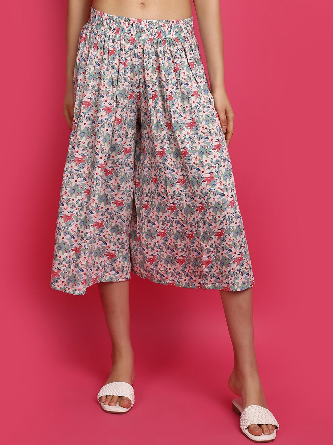 

V-Mart Floral Printed Loose Fit Cotton Capris, Green