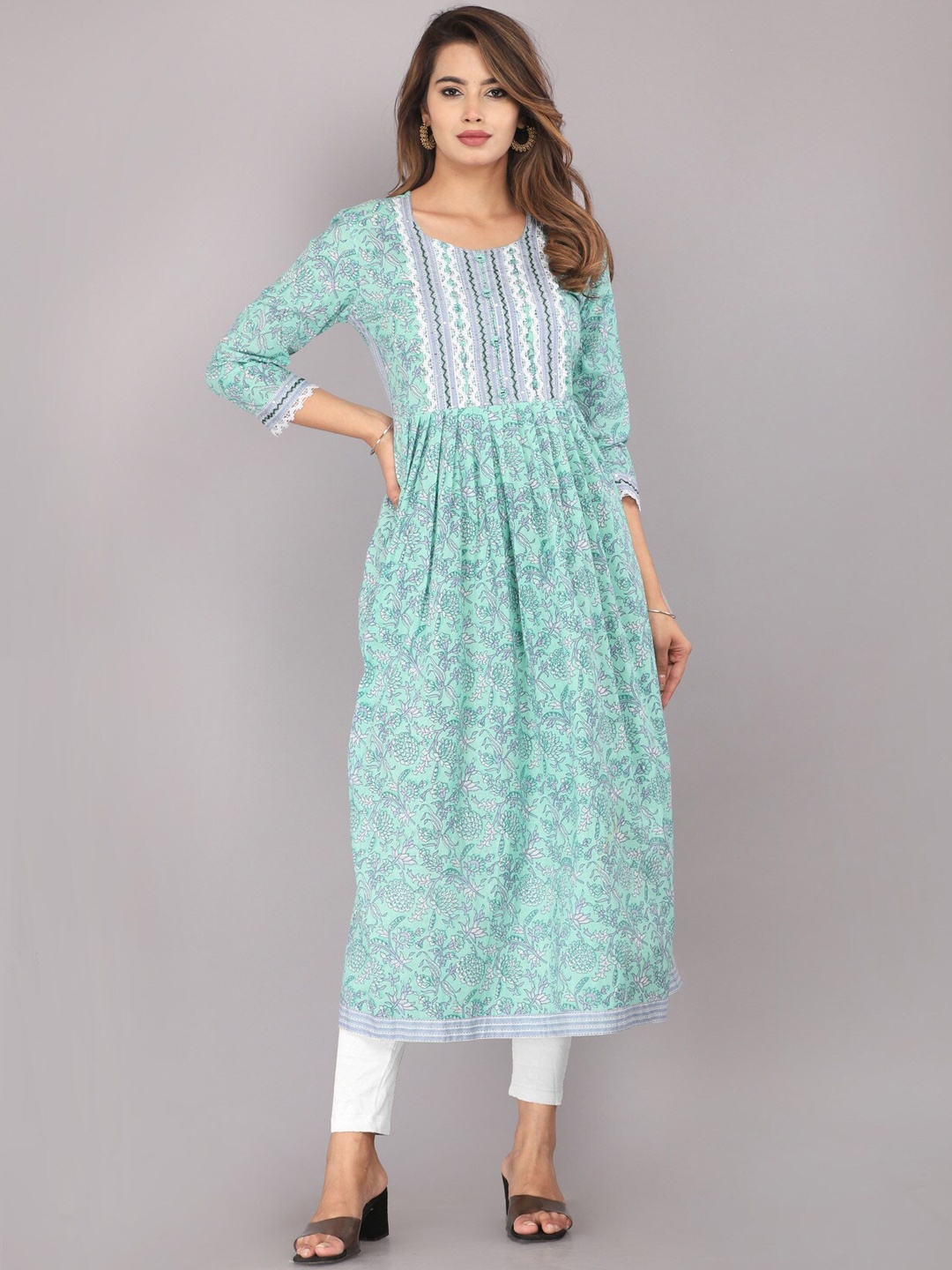 

KANNAHI Floral Printed Cotton A-Line Kurta, Green