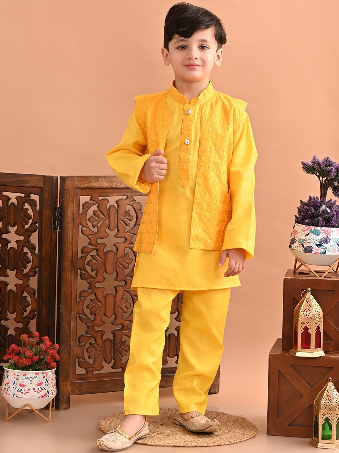 

Superminis Boys Mandarin Collar Sequinned Kurta With Pyjamas & Nehru Jacket, Yellow
