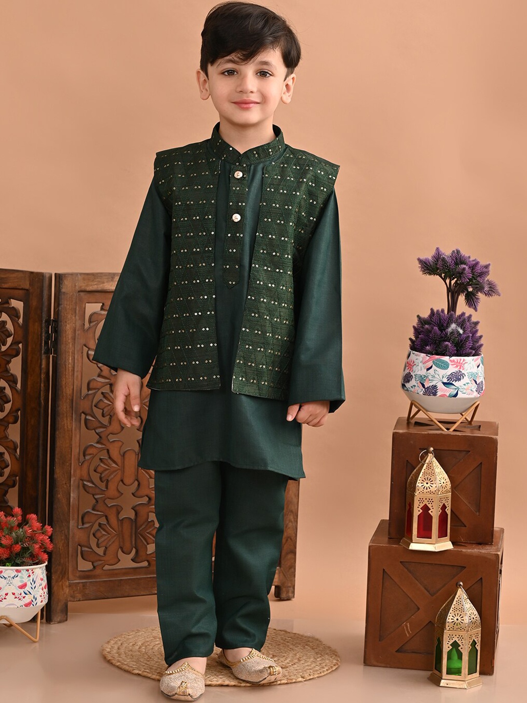 

Superminis Boys Mandarin Collar Sequinned Kurta With Pyjamas & Nehru Jacket, Green