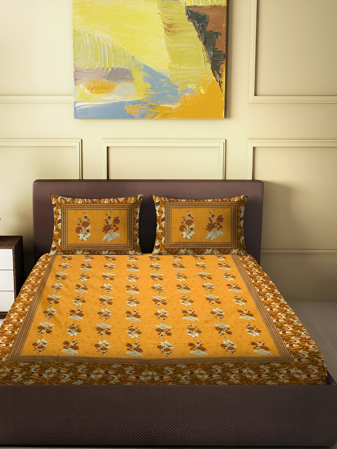 

Spangle Orange & White Floral Printed 260 TC Cotton King Bedsheet with 2 Pillow Covers