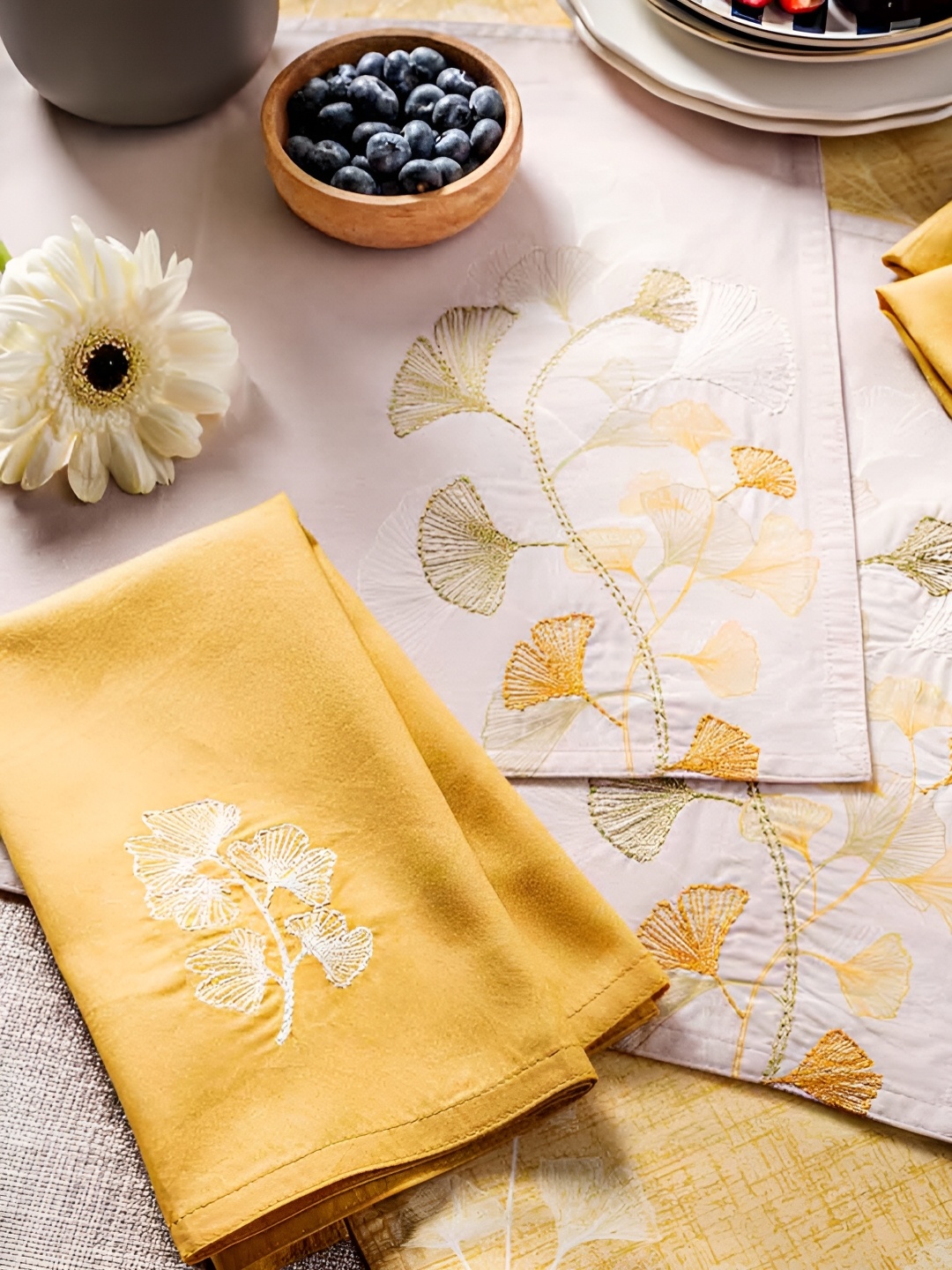 

Eris Home Gingko Mustard 4 Pieces Printed Cotton Table Napkins