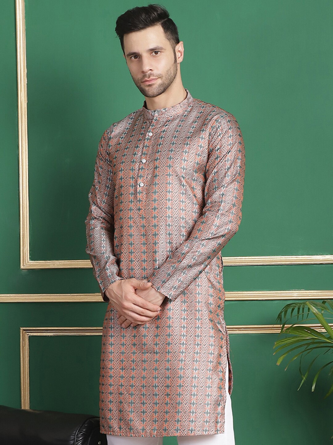 

Anouk Printed Thread Work Jacquard Straight Kurta, Orange