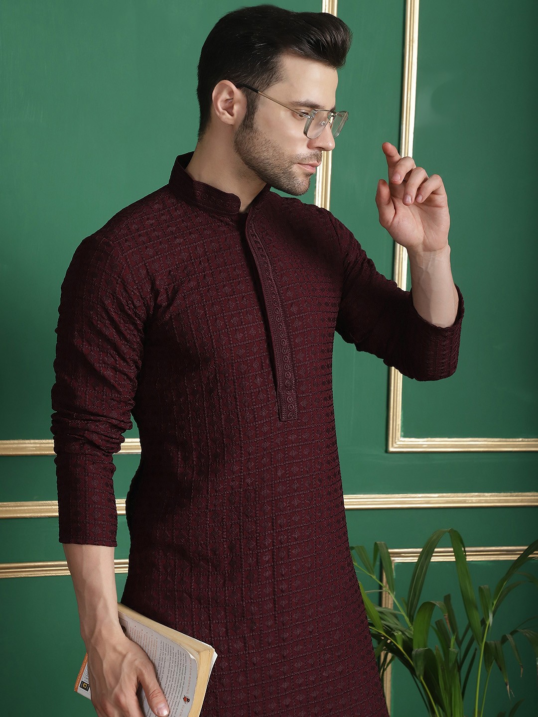 

Anouk Abstract Mandarin Collar Long Sleeves Thread Work Kurta, Purple