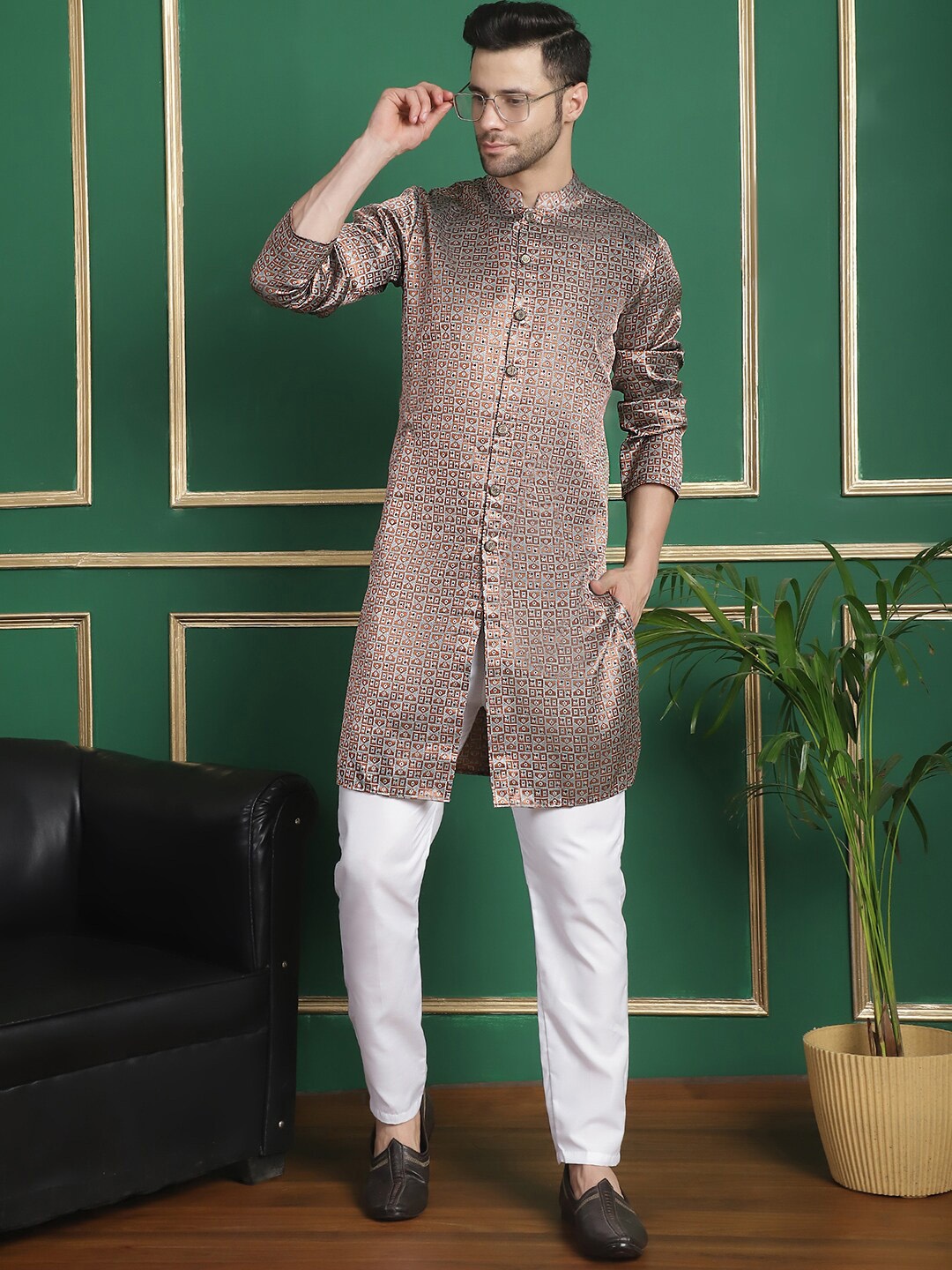 

Anouk Geometric Mandarin Collar Long Sleeves Thread Work Pathani Kurta, Rust