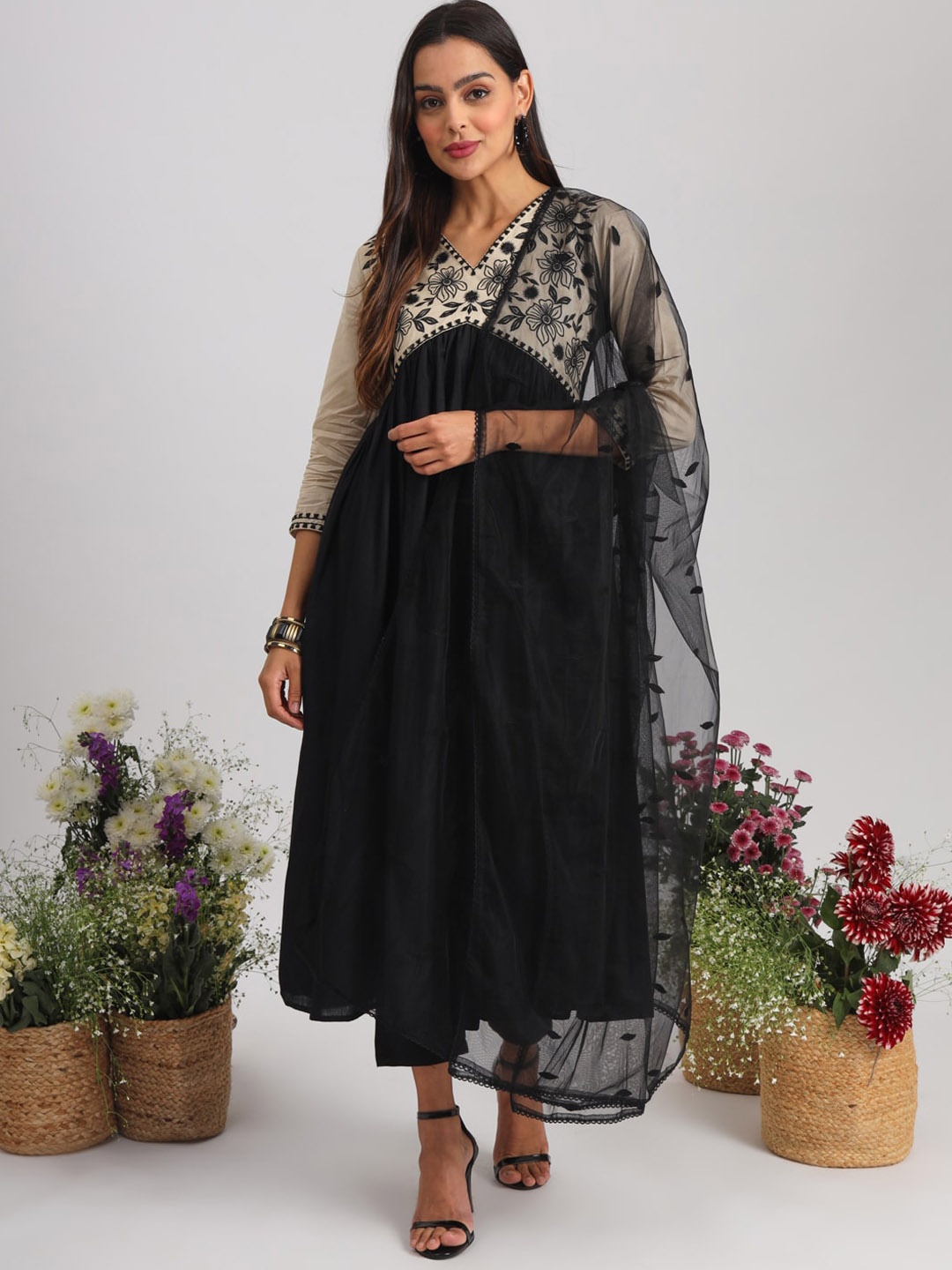 

Tikhi Imli Ethnic Motifs Embroidered Pleated Pure Cotton Alia Cut Kurta Set, Black