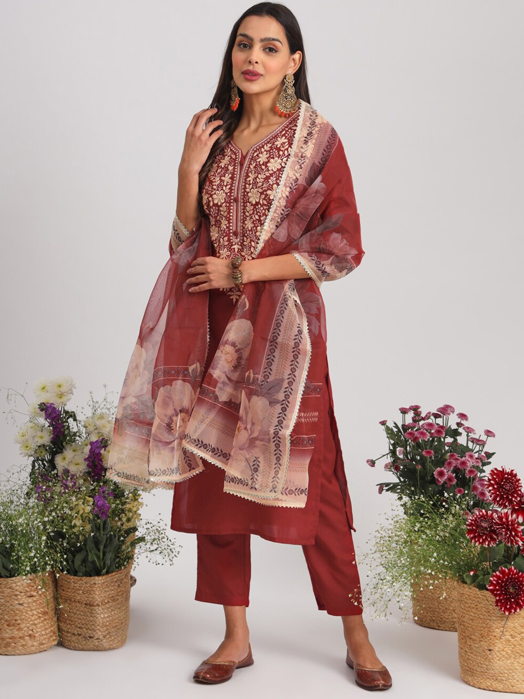 

Tikhi Imli Ethnic Motifs Embroidered Thread Work Kurta & Trousers With Dupatta, Red