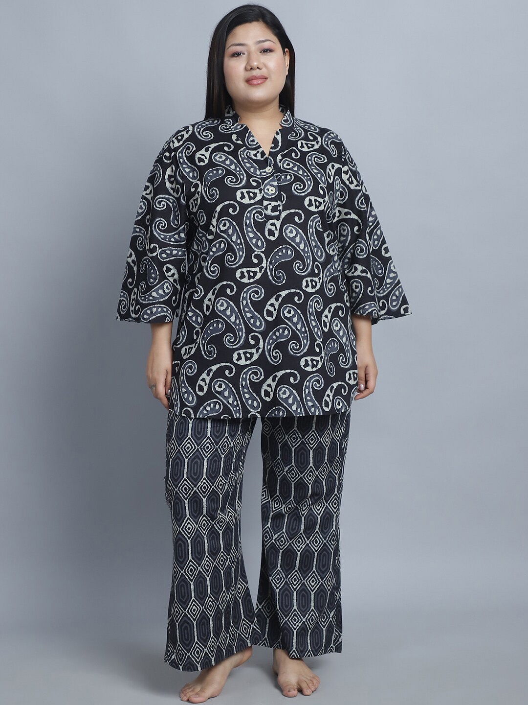 

TAG 7 Plus Size Ethnic Motifs Printed Pure Cotton Night suit, Black