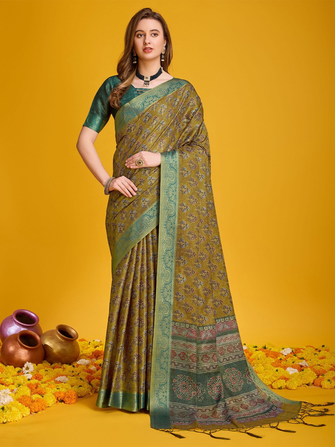 

Mitera Floral Pure Silk Banarasi Zari Saree, Green