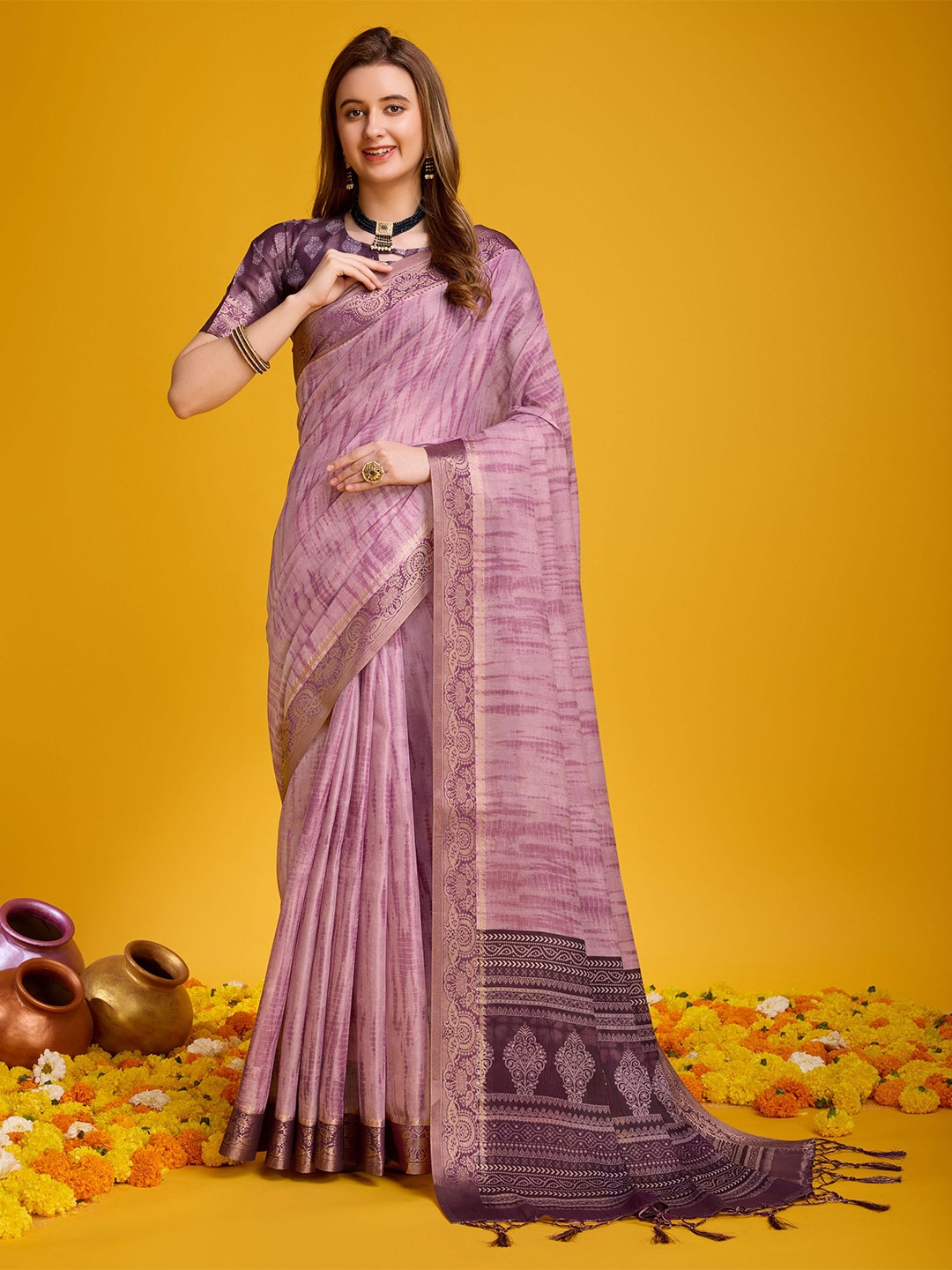 

Mitera Abstract Printed Zari Pure Silk Banarasi Saree, Pink