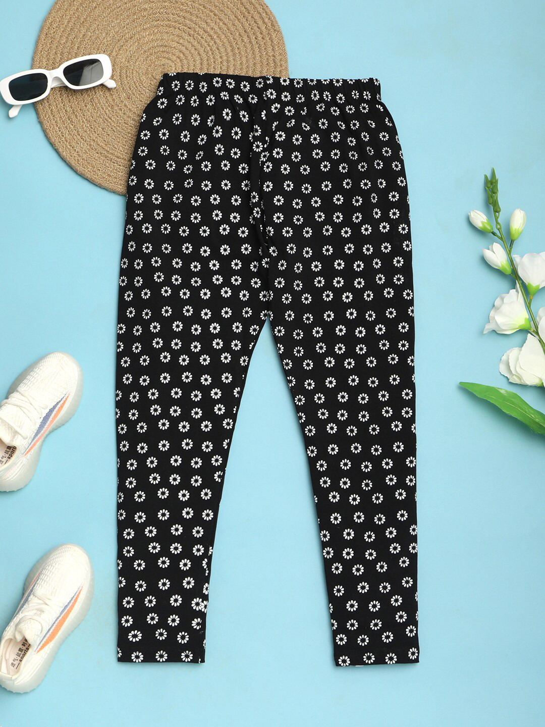 

V-Mart Girls Printed Ankle Length Leggings, Black