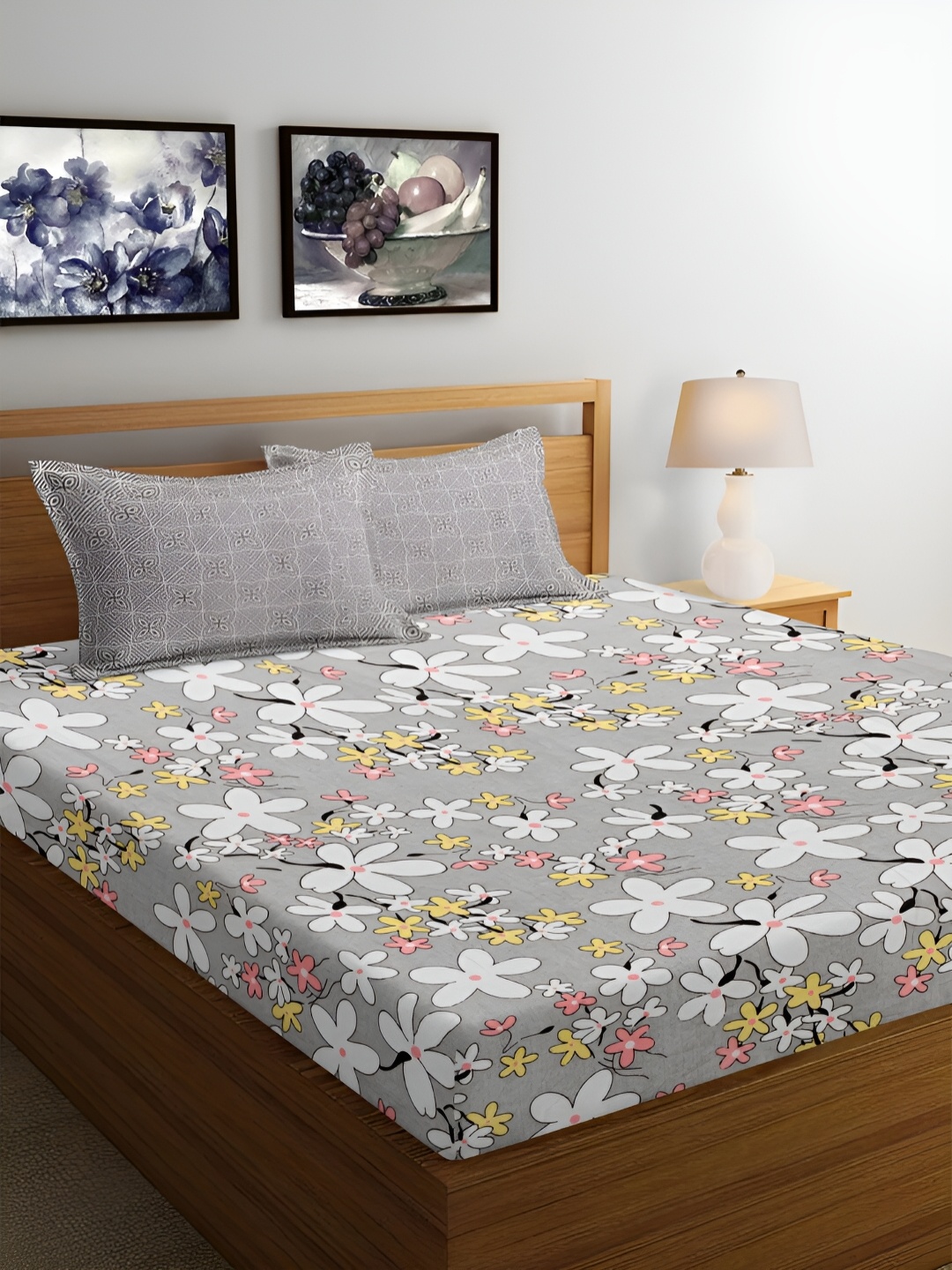 

Srijee Decors Grey & White Floral 210 TC Fitted King Bedsheet With 2 Pillow Covers