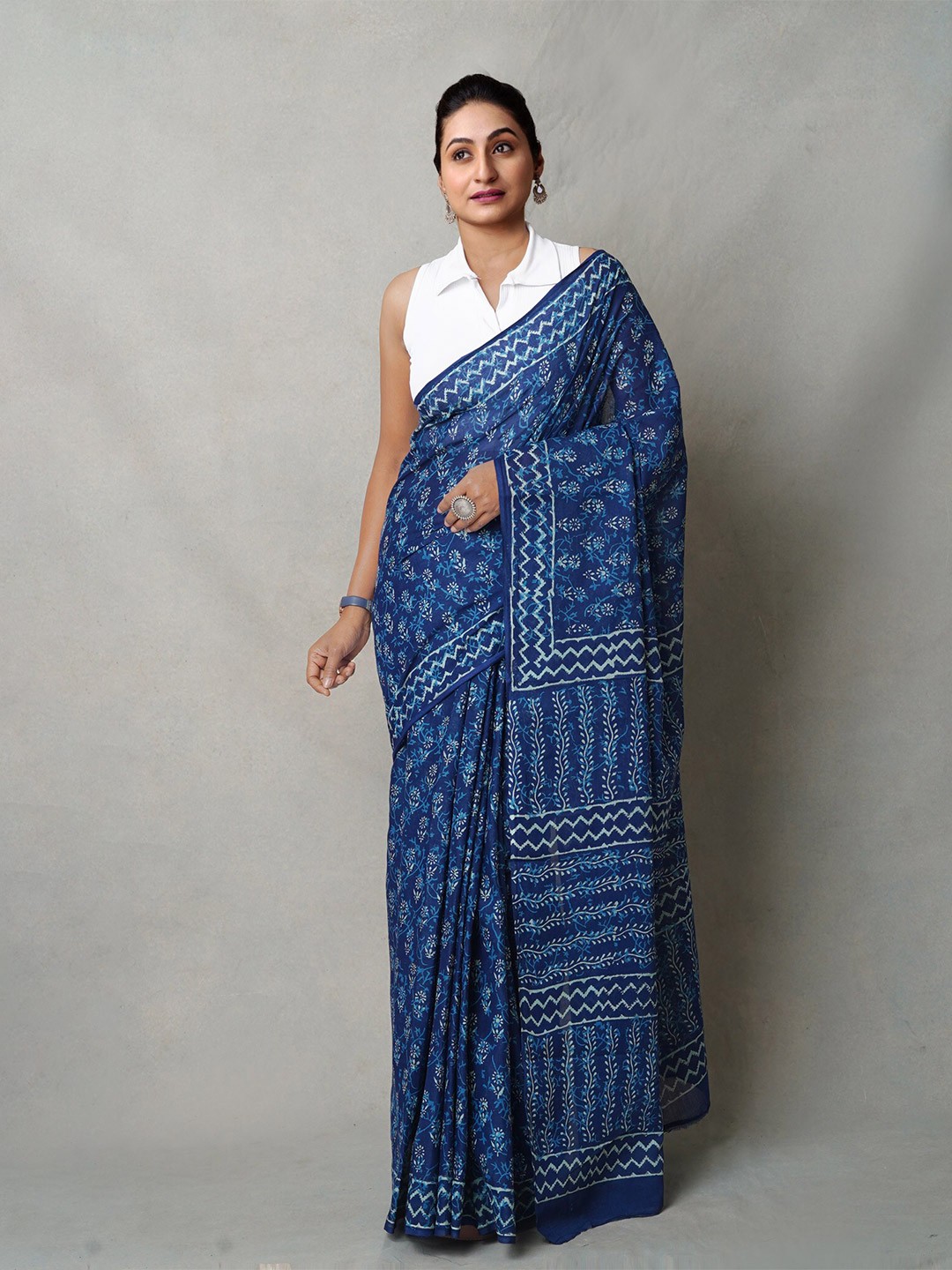 

Unnati Silks Ajrak Pure Cotton Block Print Saree, Navy blue