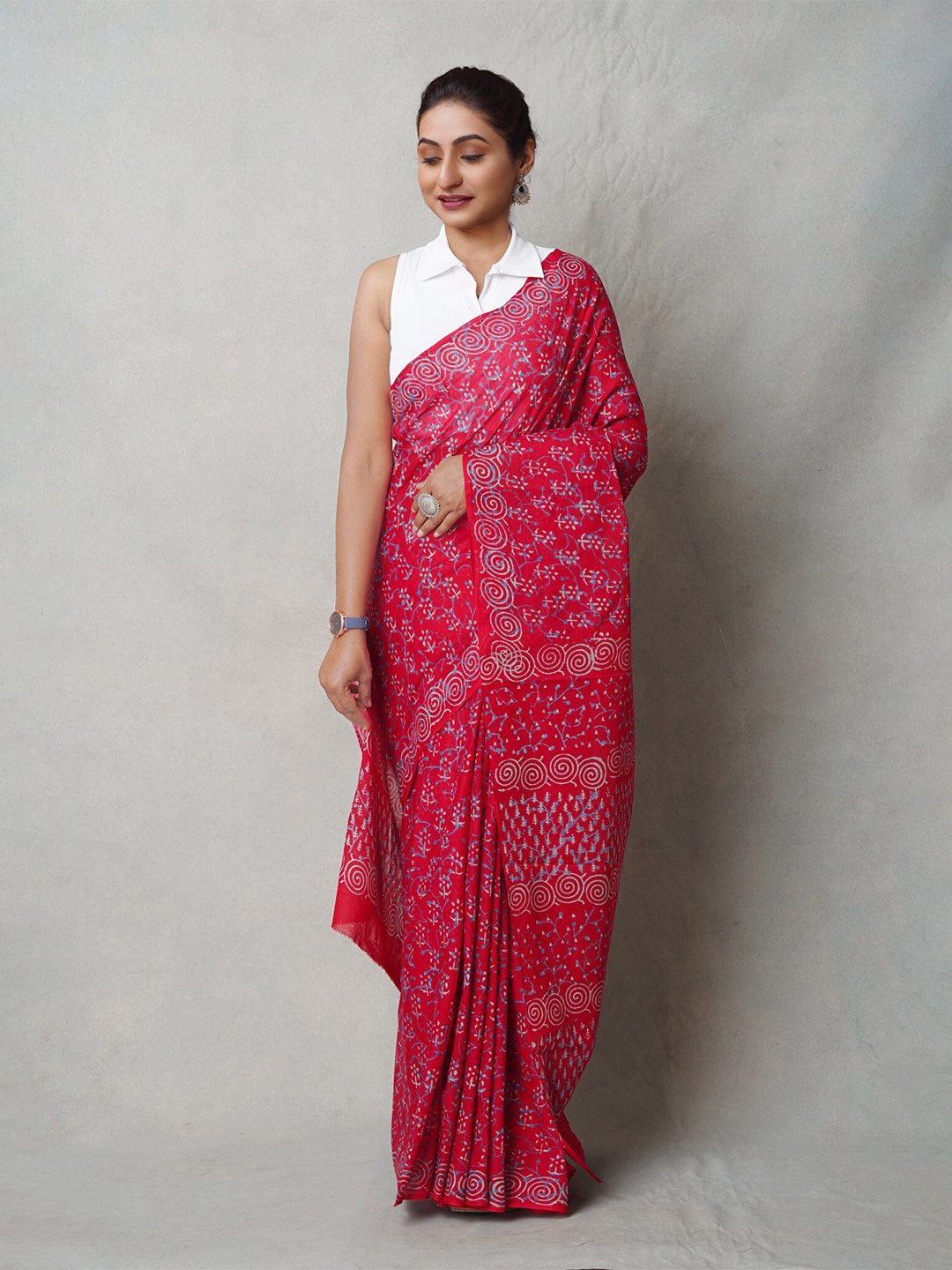 

Unnati Silks Ajrak Block Pure Cotton Handloom Block Print Saree, Red