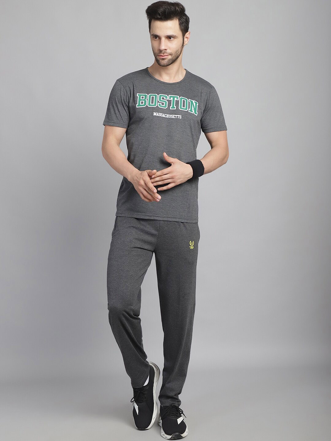 

VIMAL JONNEY Typography Printed Sports T-shirt With Track Pant, Grey