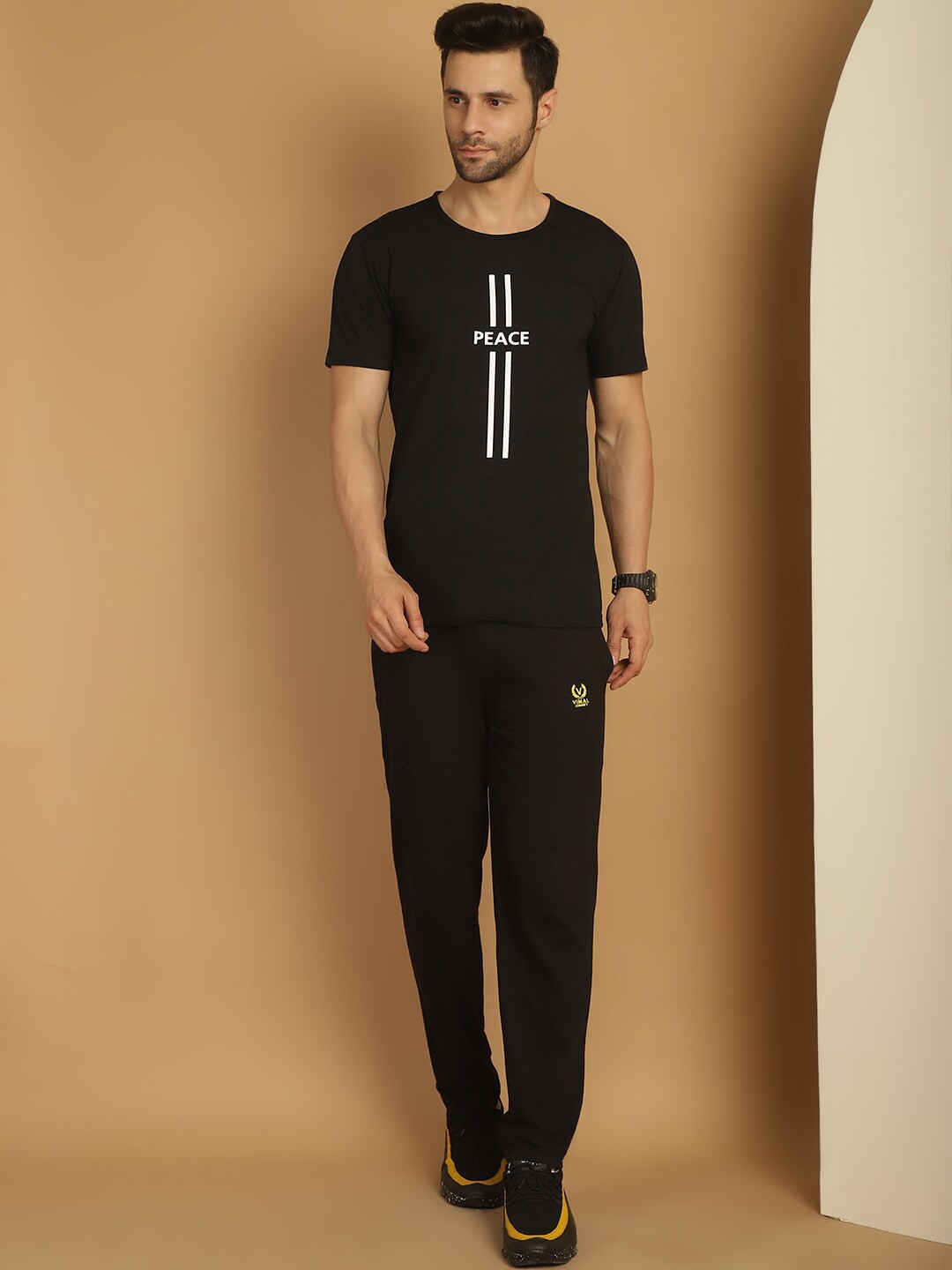 

MACK JONNEY Graphic Printed Short Sleeves Tshirt & Mid-Rise Track Pant, Black