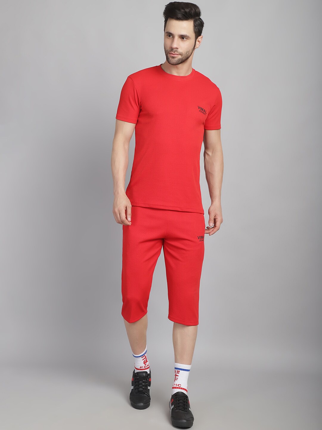 

MACK JONNEY Sports T-Shirt & Knee-Length Shorts Tracksuit, Red
