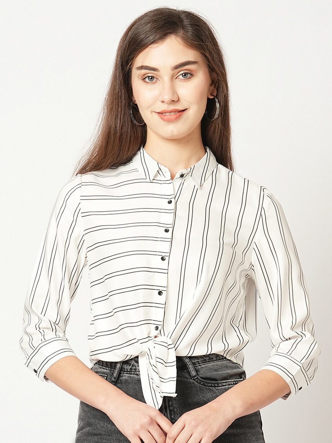 

Kraus Jeans Spread Collar Slim Fit Opaque Striped Casual Shirt, White