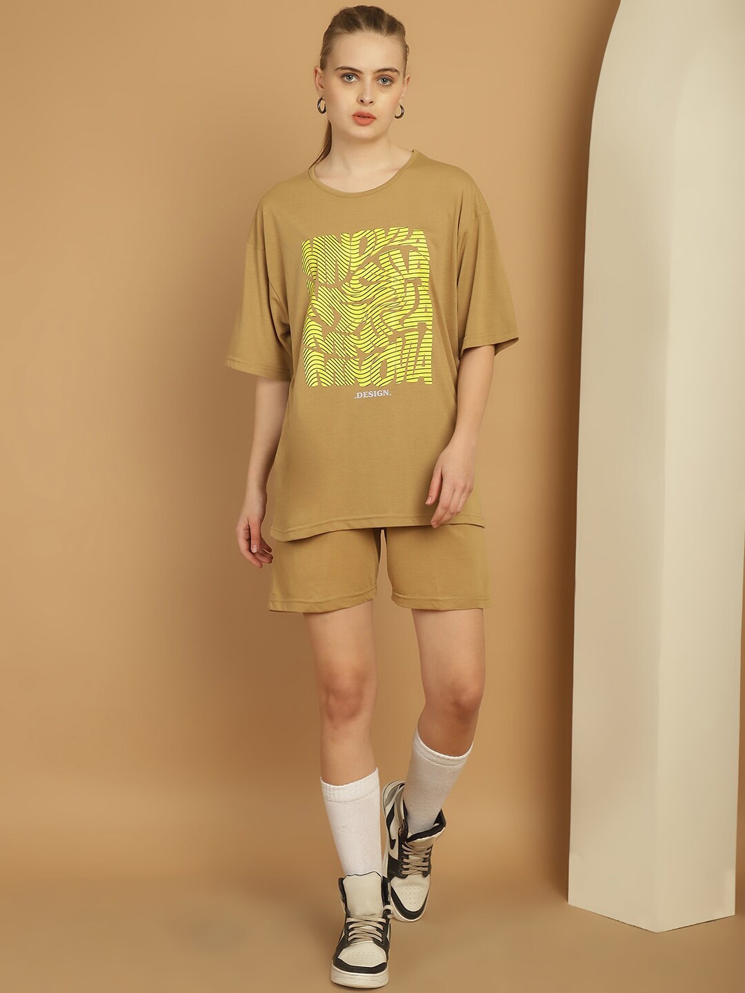 

VIMAL JONNEY Printed Oversized Cotton T-shirt With Shorts, Beige