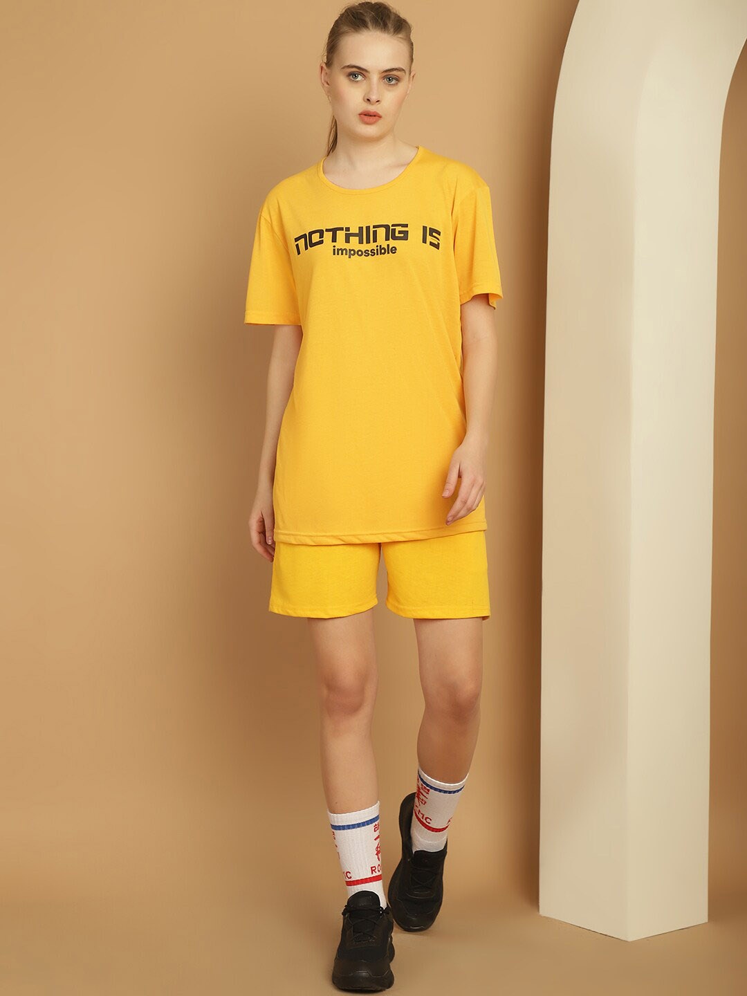 

MACK JONNEY Printed T-Shirt & Short, Yellow