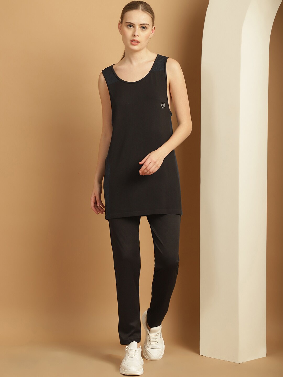 

VIMAL JONNEY Round Neck Sleeveless Sports T-shirt with Pyjamas, Black