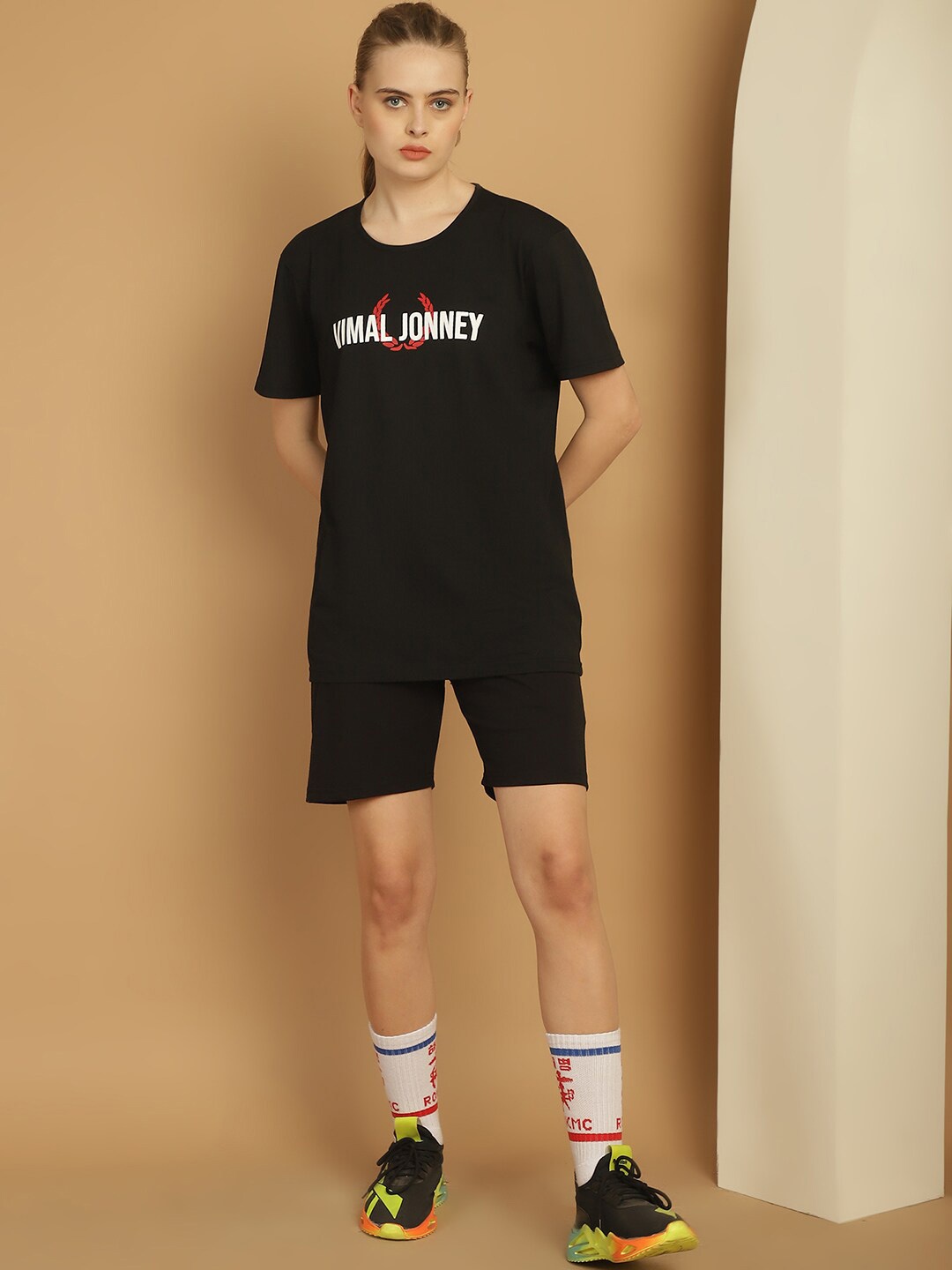 

VIMAL JONNEY Typography Printed Sports T-shirt With Shorts, Black