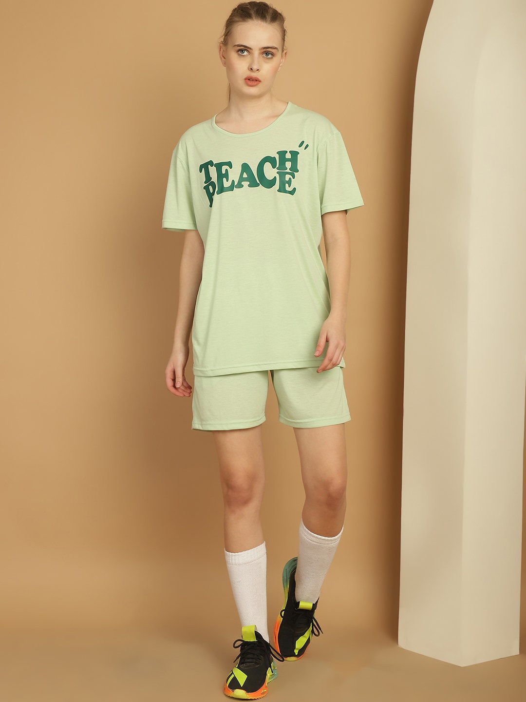 

VIMAL JONNEY Typography Printed Sports T-shirt with Shorts, Green