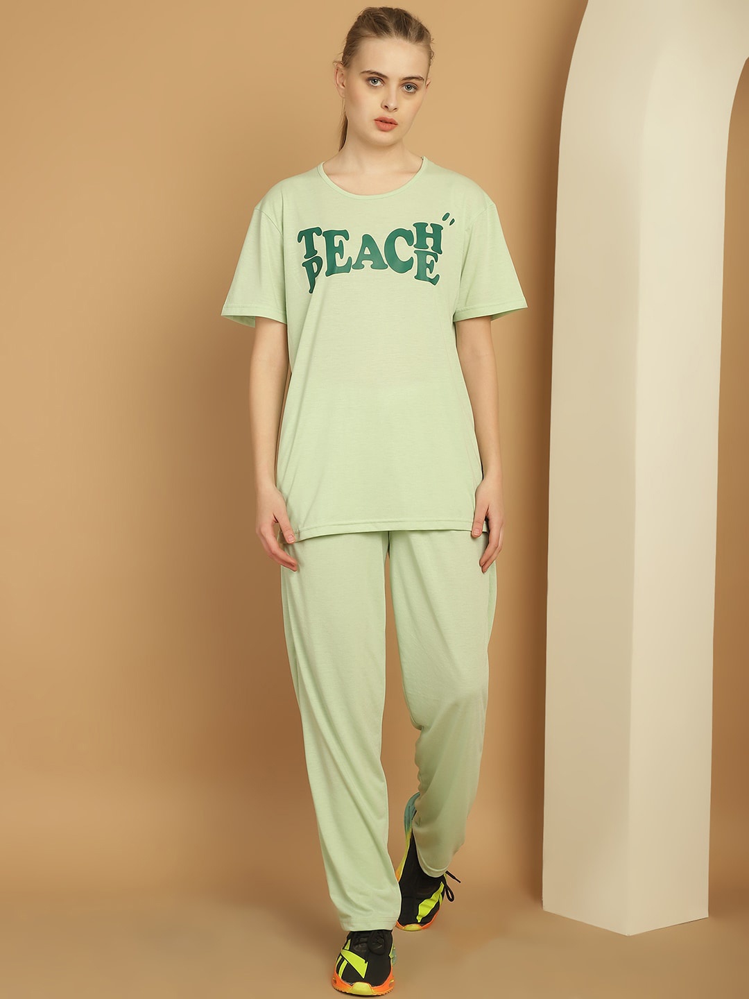 

VIMAL JONNEY Typography Printed Tracksuit, Green