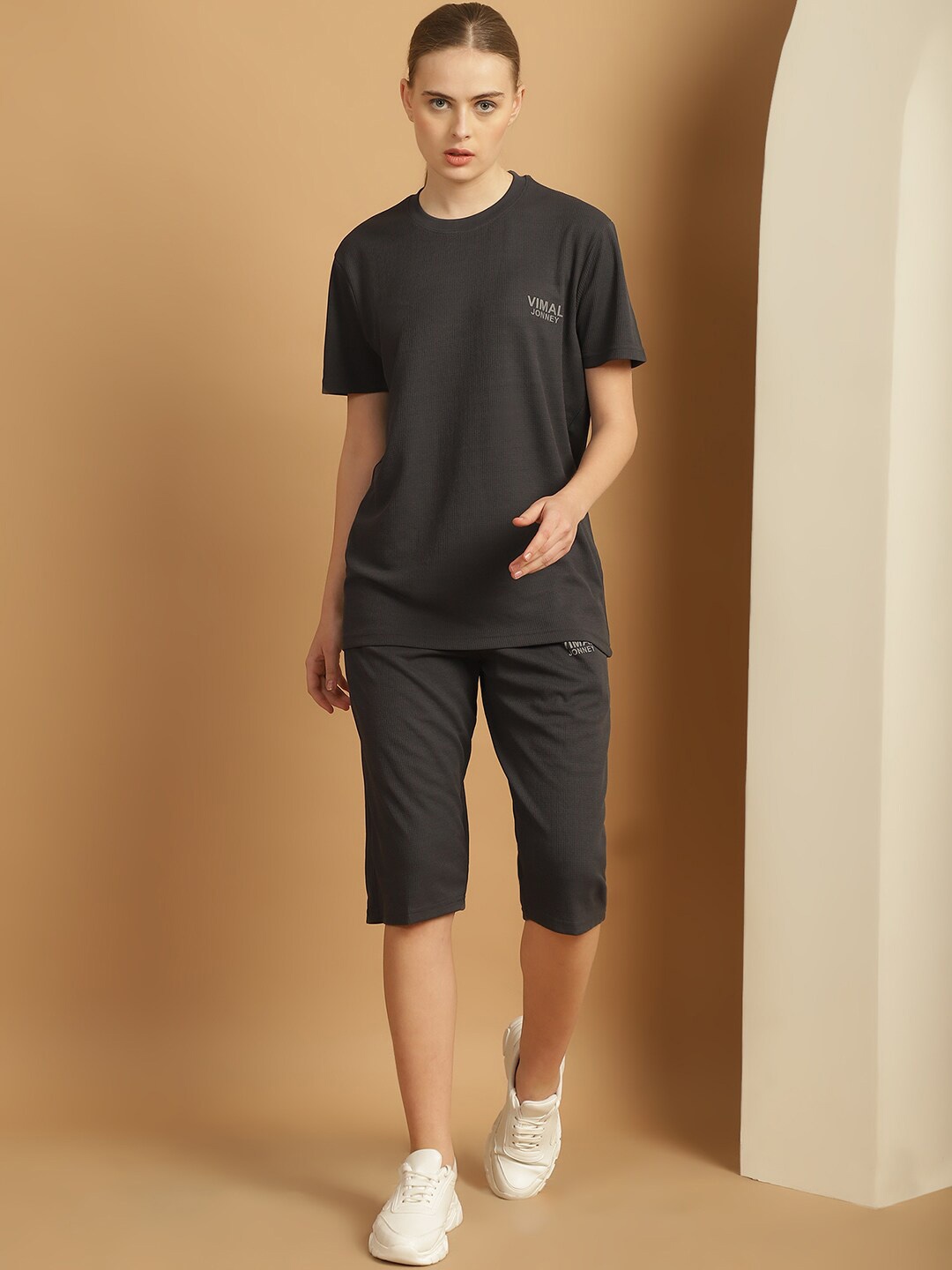 

VIMAL JONNEY Printed T-Shirt With Shorts, Grey
