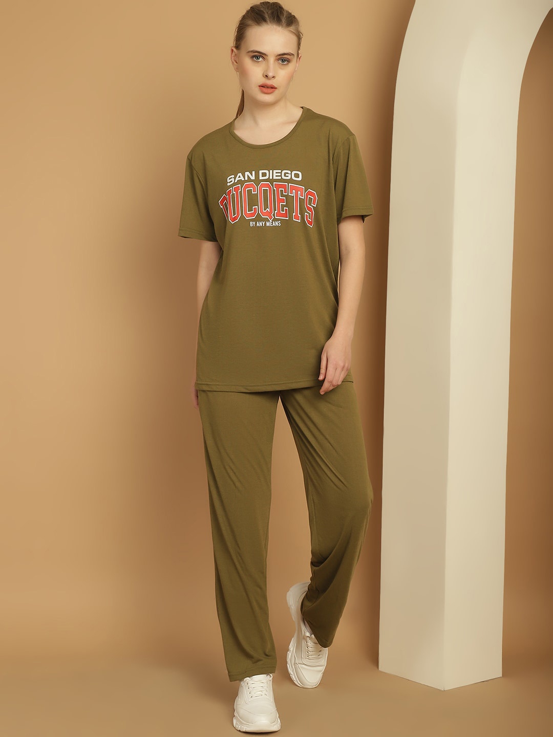 

VIMAL JONNEY Printed Cotton T-shirt With Track Pant, Olive