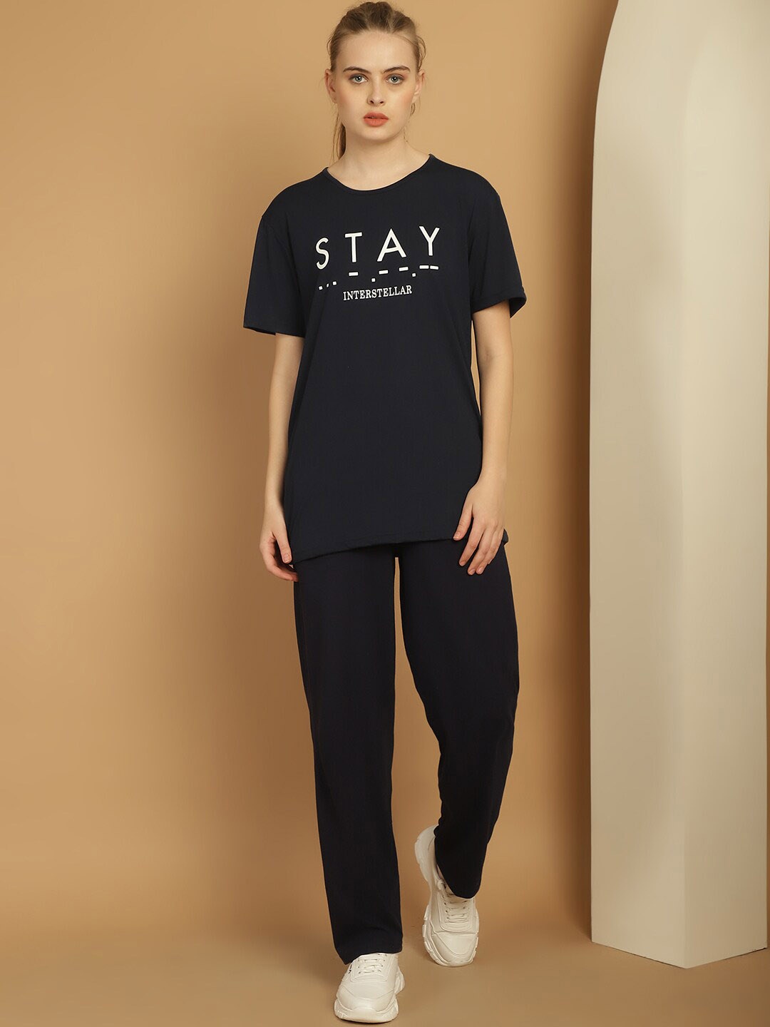 

VIMAL JONNEY Typography Printed Sports T-shirt With Track Pant, Navy blue