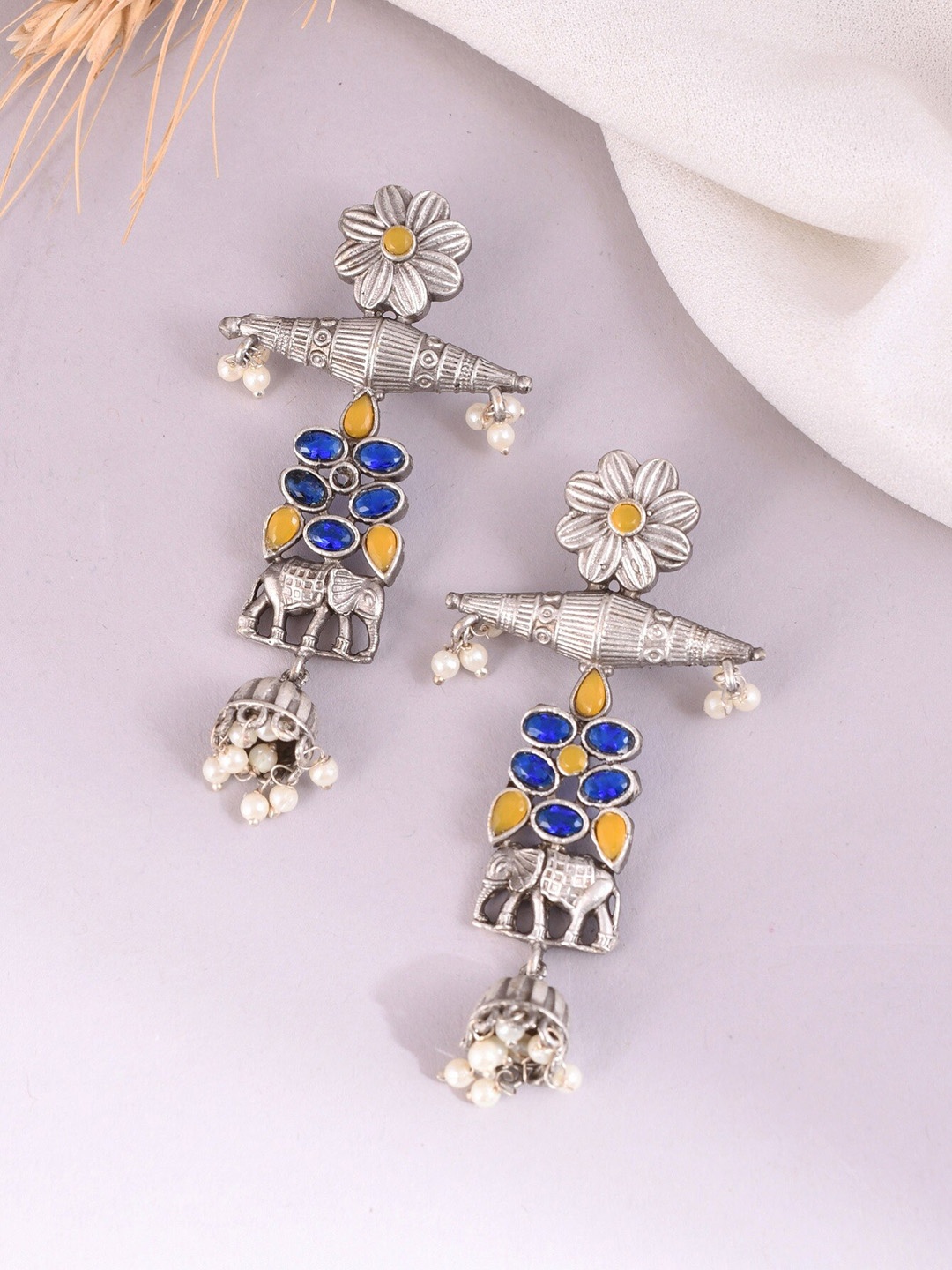 

DASTOOR Silver-Plated Beaded & Stone Studded Classic Jhumkas