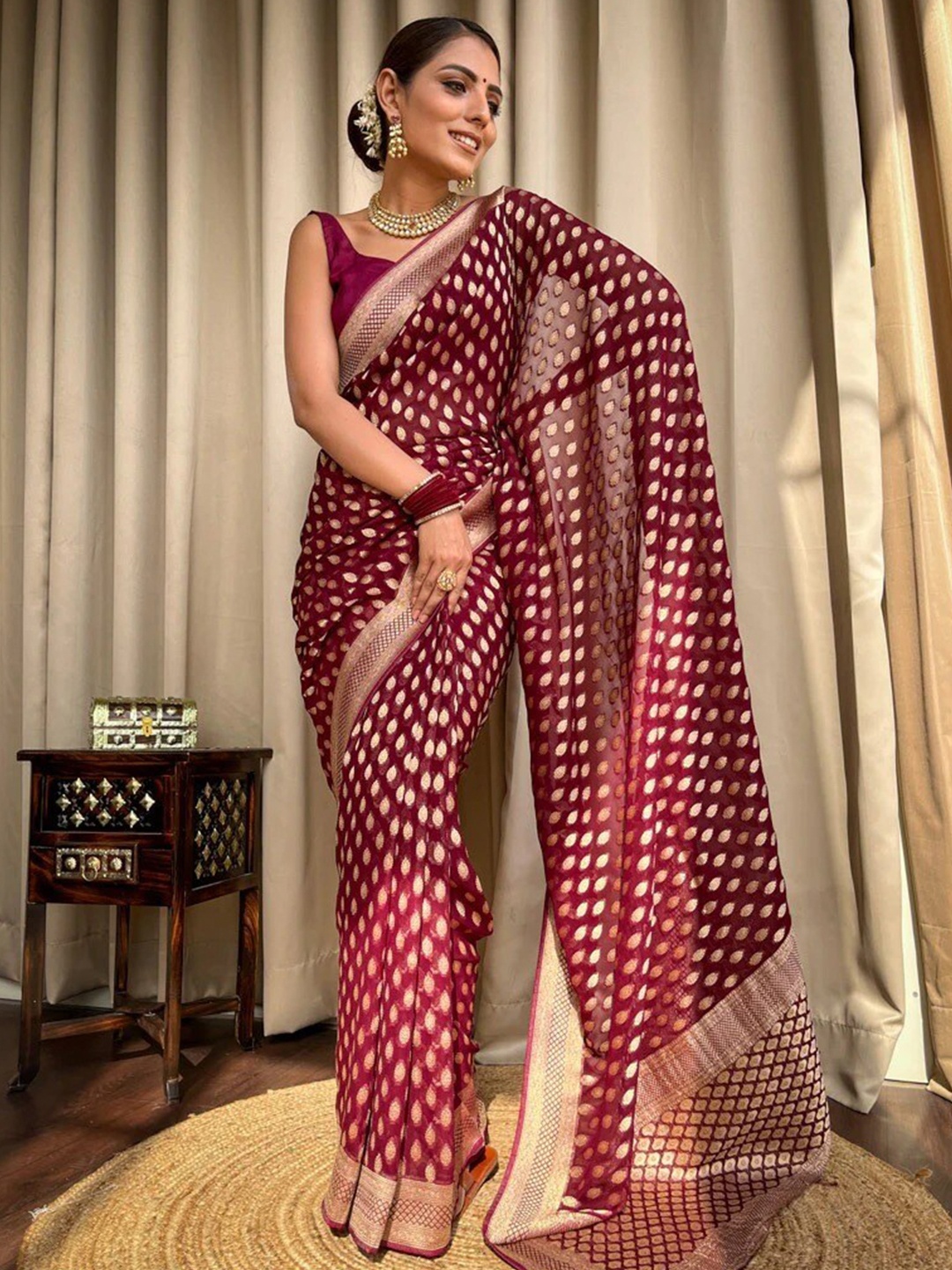 

bansari textiles Woven Design Banarasi Zari Saree, Maroon