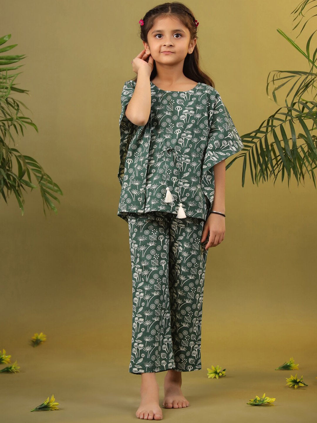 

SANSKRUTIHOMES Girls Floral Printed Pure Cotton Kaftan Night suit, Green