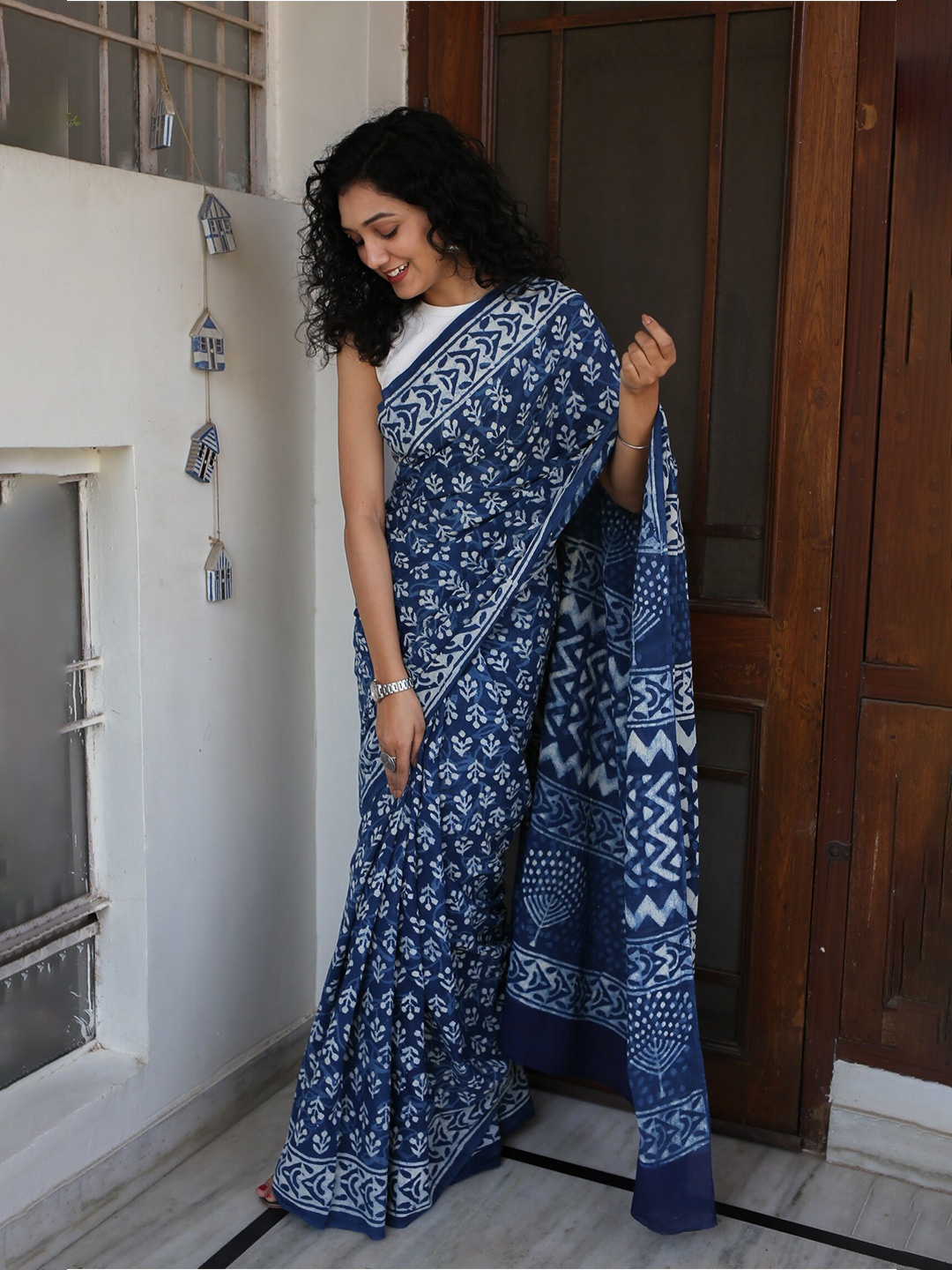 

Moora Ethnic Motifs Printed Pure Cotton Bagru Saree, Navy blue