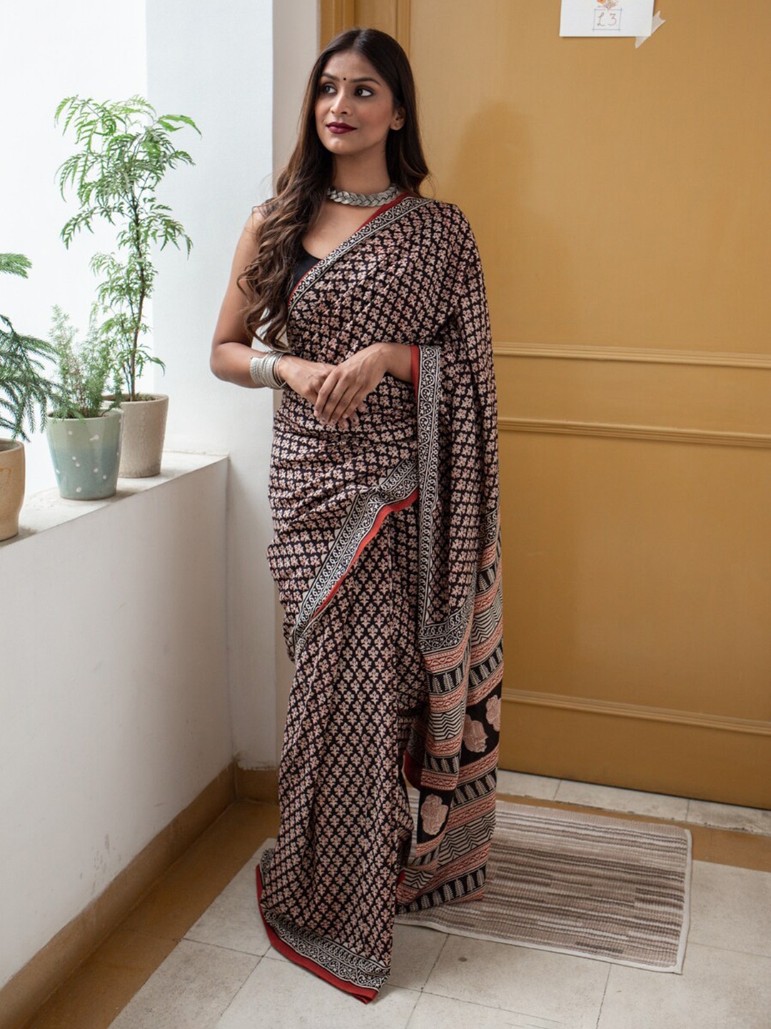 

Moora Ethnic Motifs Pure Cotton Bagru Saree, Black